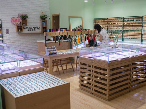 銀飾店與珠寶首飾零售 時尚與品質的完美融合